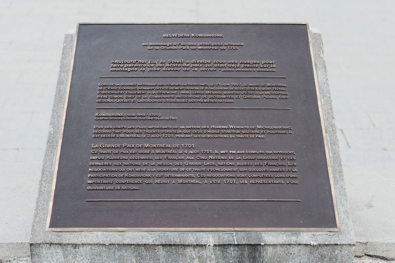 Plaque "Belvédère Kondiaronk", 1998.